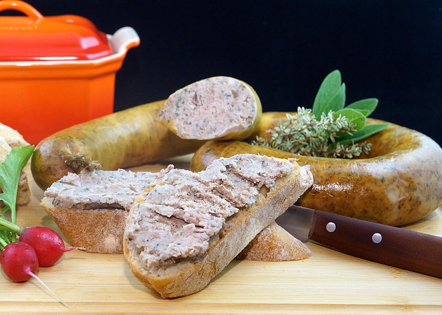 Sausage ingredients for calculating salt by meat weight